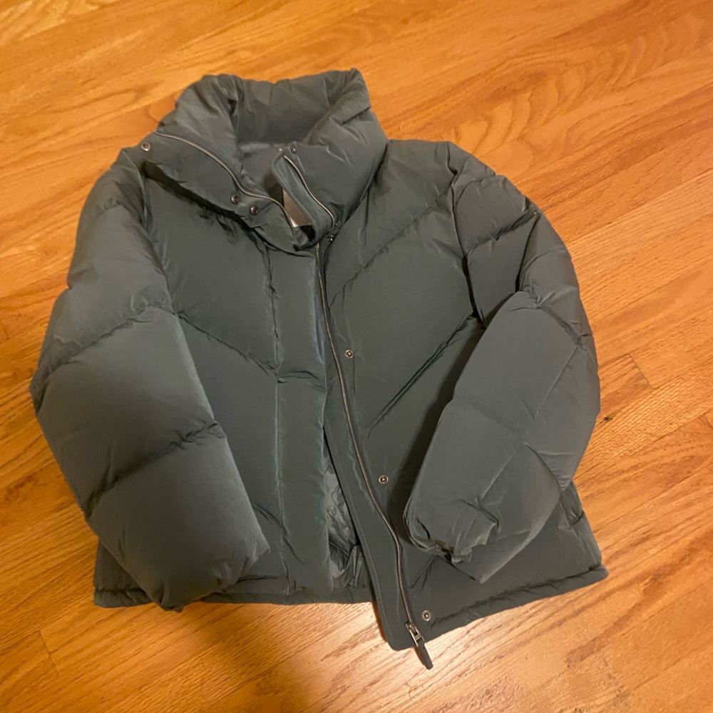 Wilfred Cloud Puff Jacket in Sage